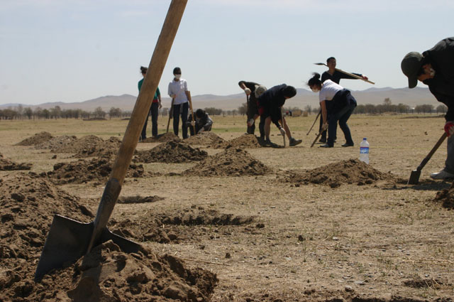 Газар ухна гэдэг хүнд ажил